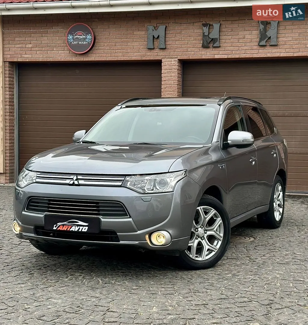 Mitsubishi Outlander, 2013