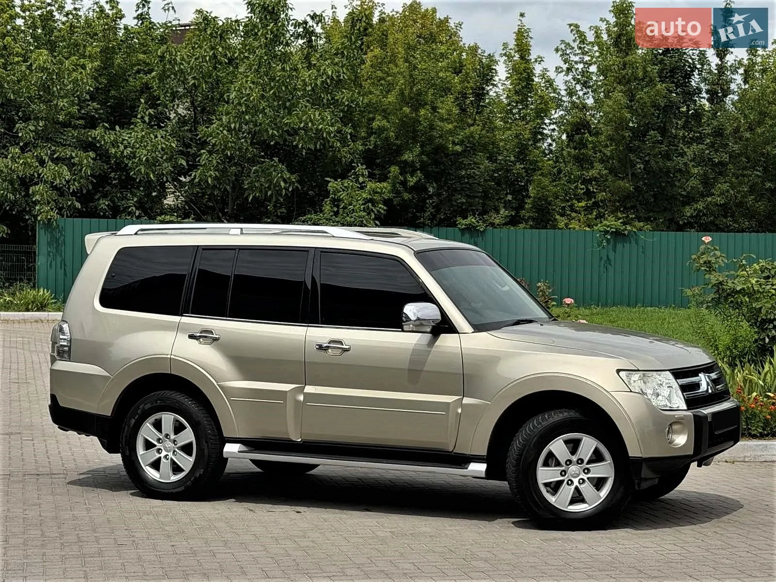 Mitsubishi Pajero Wagon, 2009