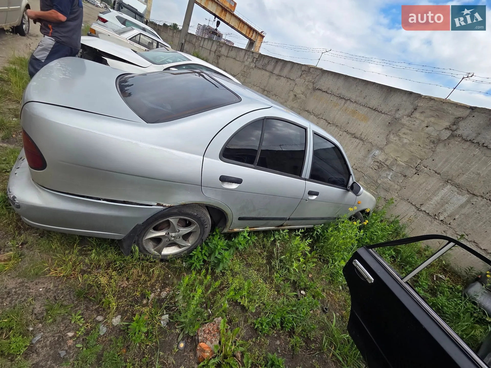 Nissan Almera, 1996