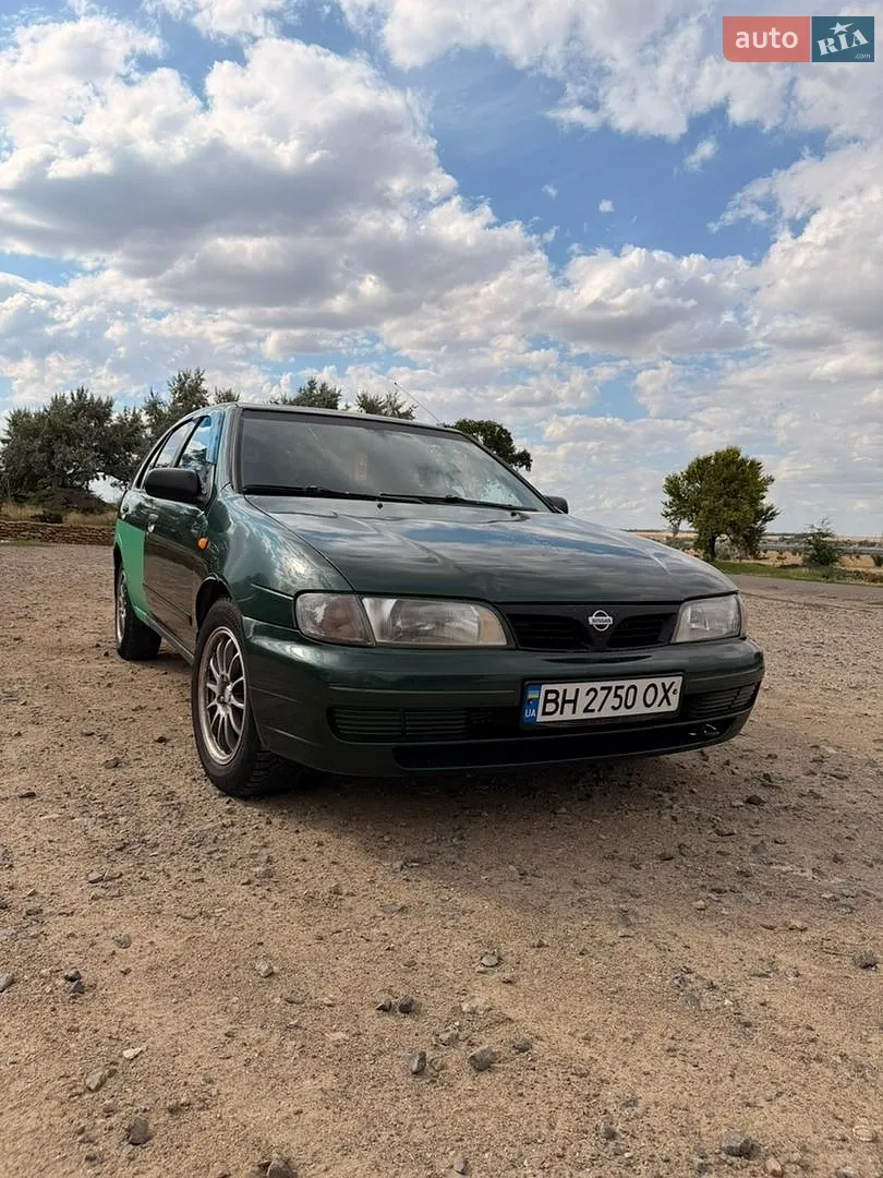 Nissan Almera, 1995