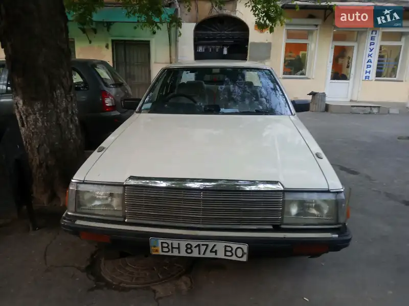 Nissan Laurel, 1987