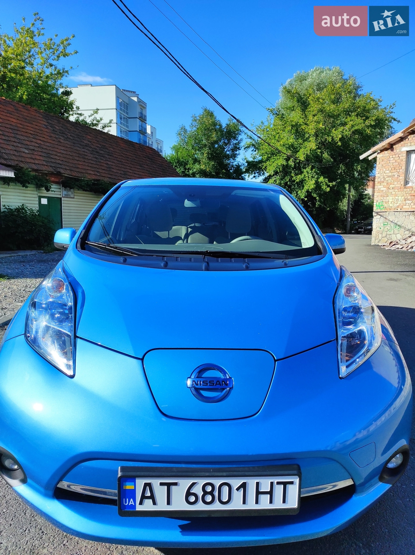 Nissan Leaf, 2011