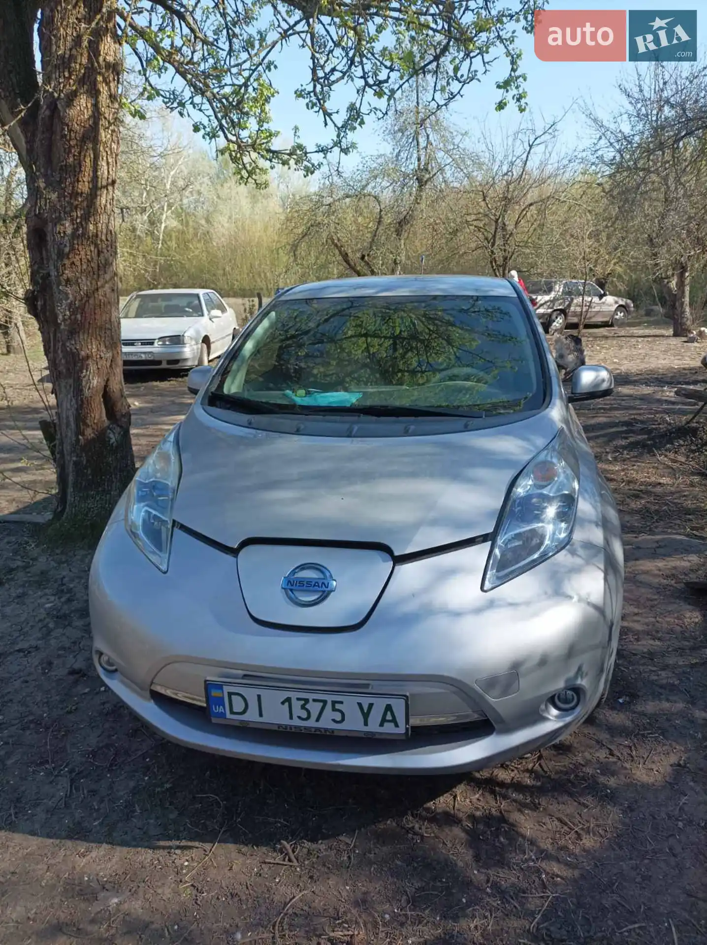 Nissan Leaf, 2011