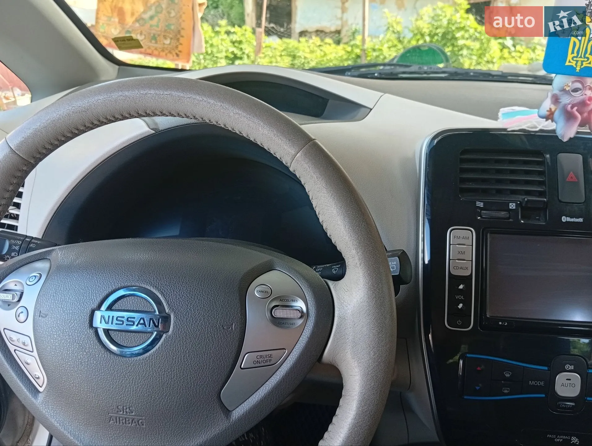 Nissan Leaf, 2011