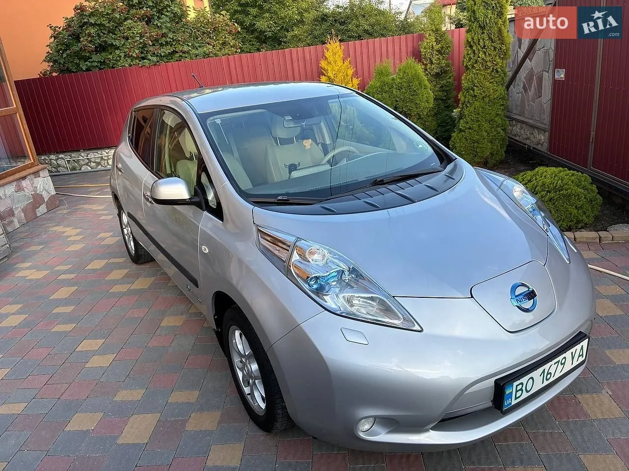 Nissan Leaf, 2012