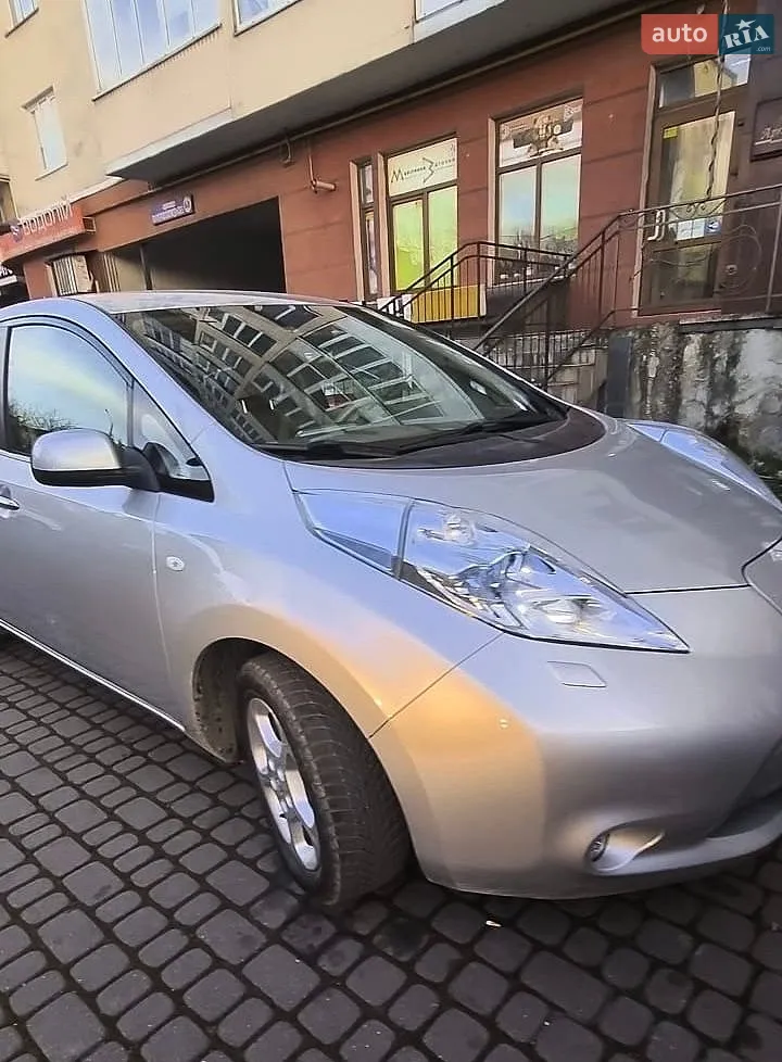 Nissan Leaf, 2012