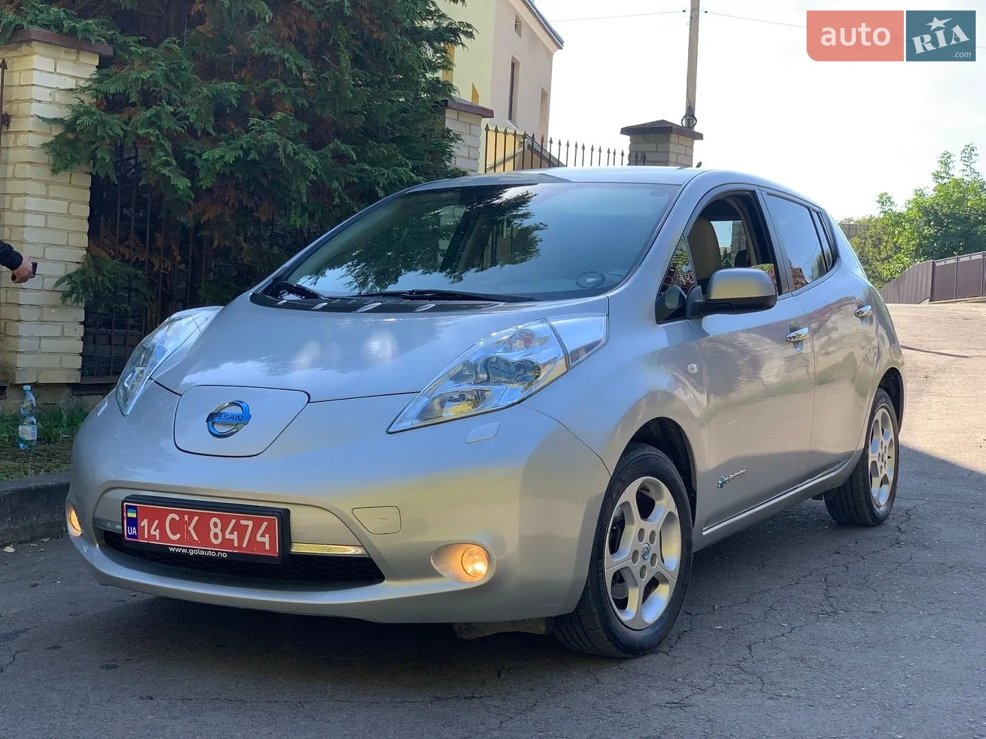 Nissan Leaf, 2011