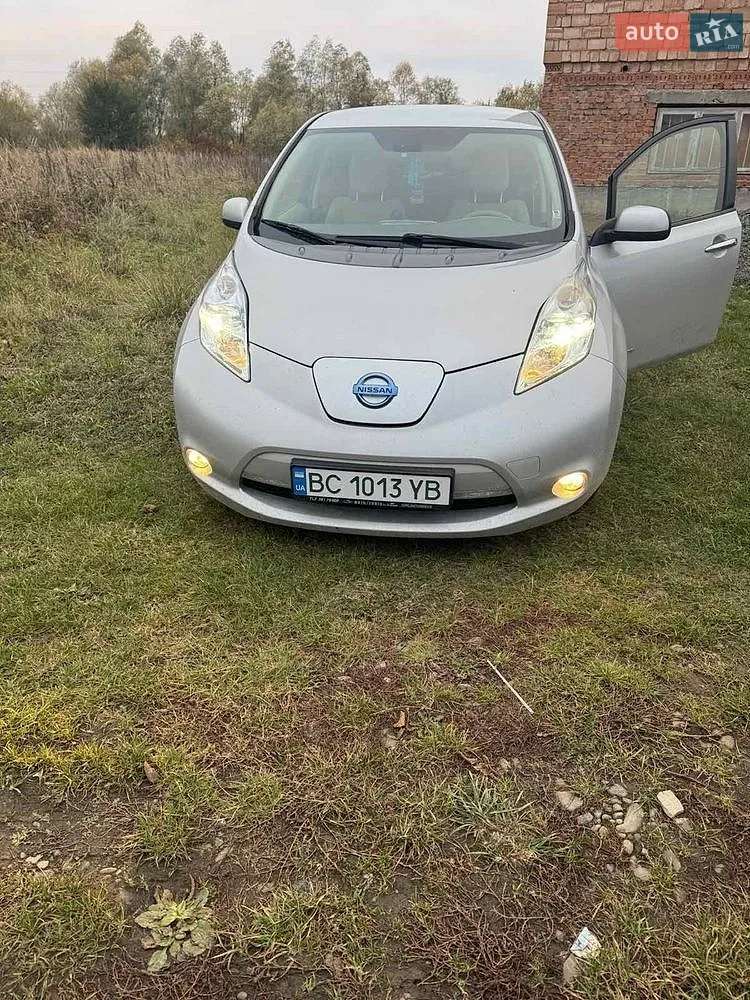 Nissan Leaf, 2012