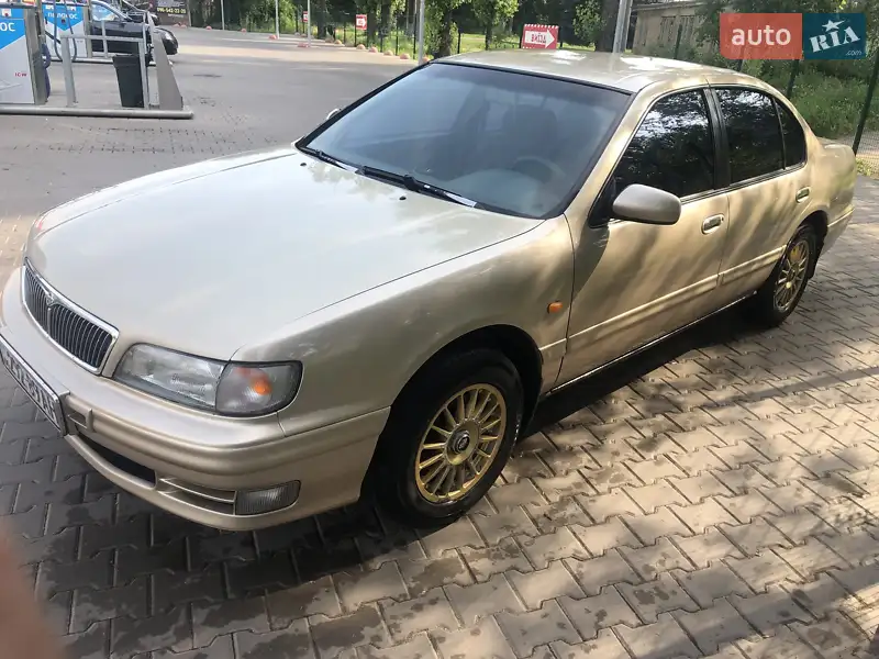 Nissan Maxima, 1998