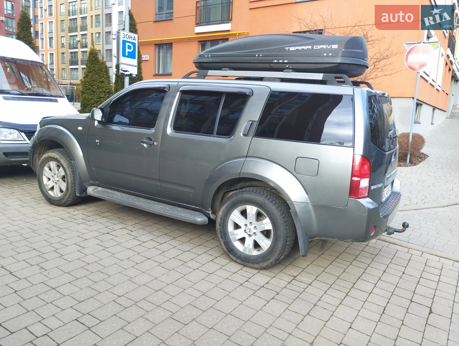 Nissan Pathfinder, 2005