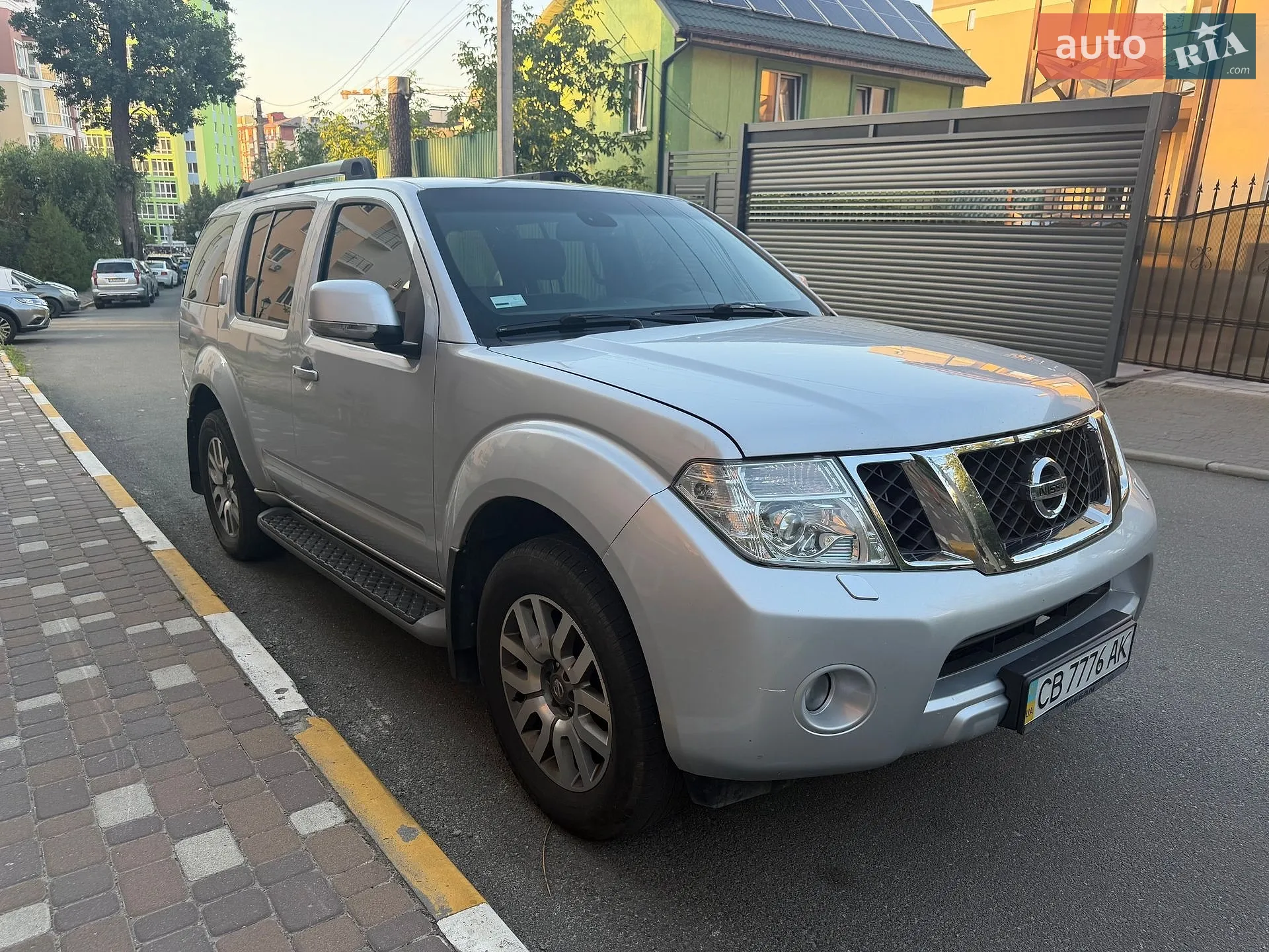 Nissan Pathfinder, 2011