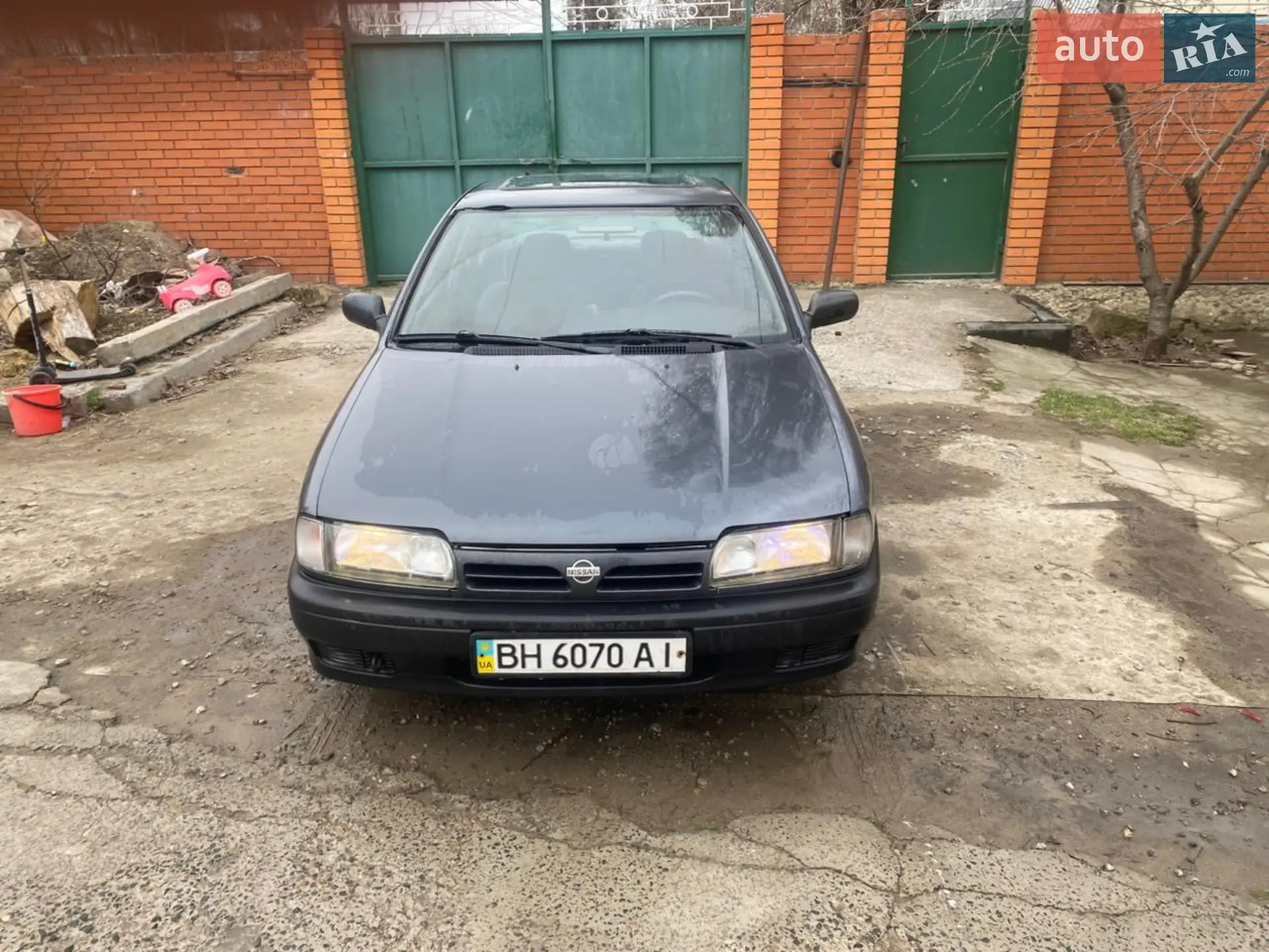 Nissan Primera, 1992