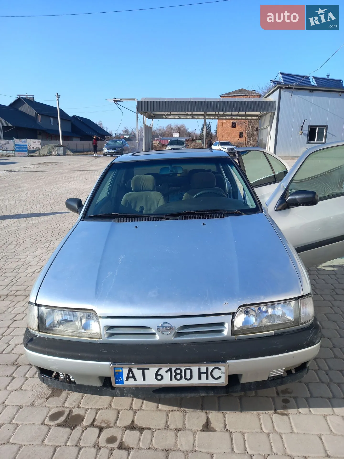 Nissan Primera, 1992