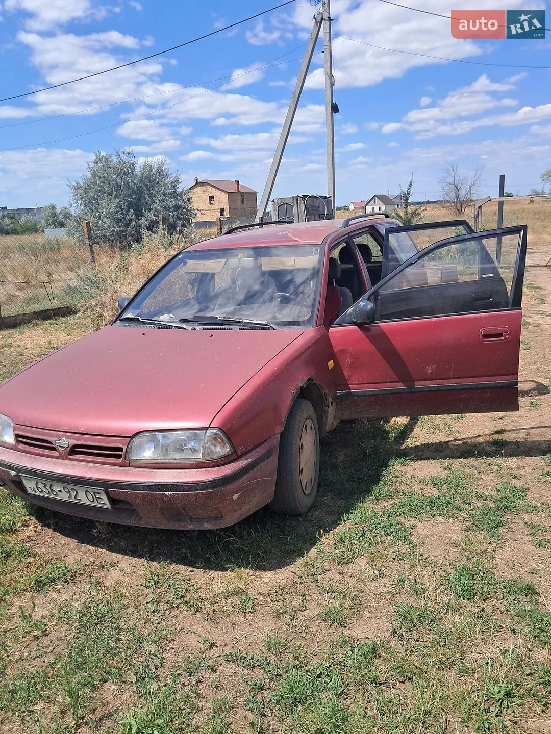Nissan Primera, 1992