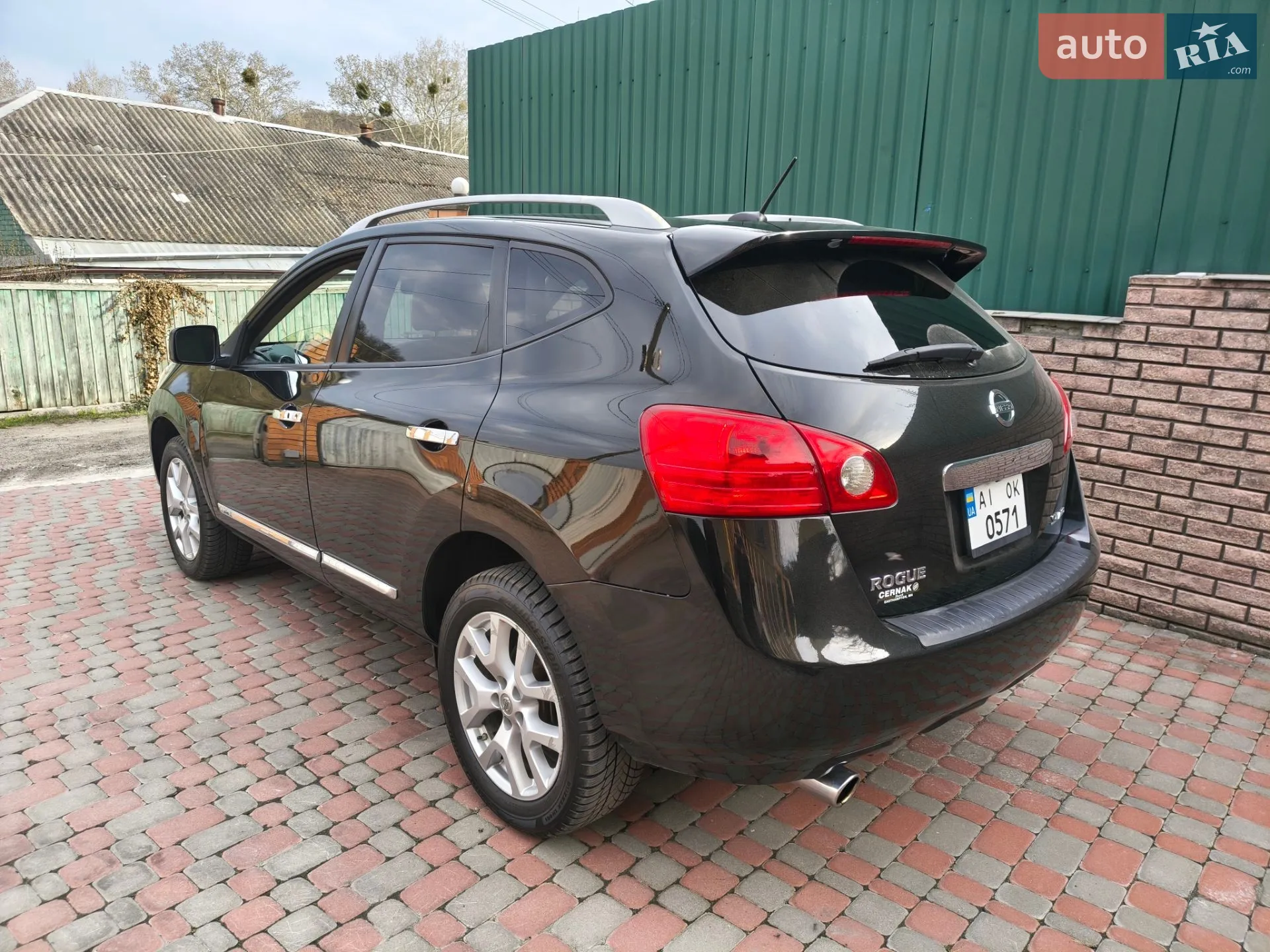 Nissan Rogue, 2011