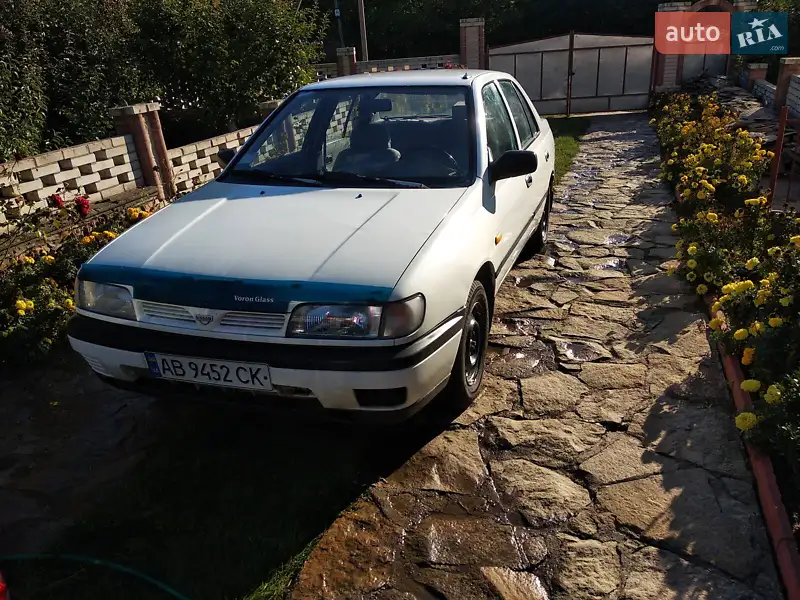 Nissan Sunny, 1993