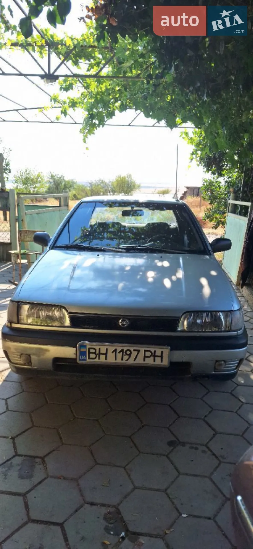 Nissan Sunny, 1992