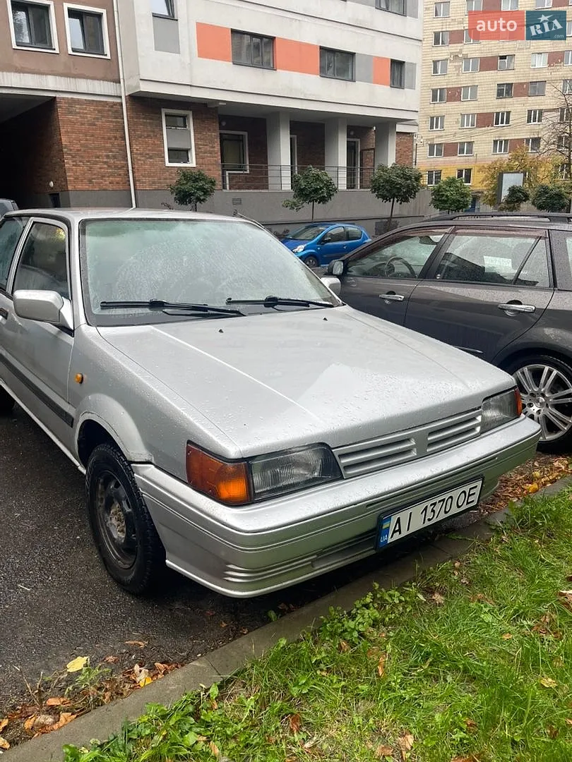 Nissan Sunny, 1989