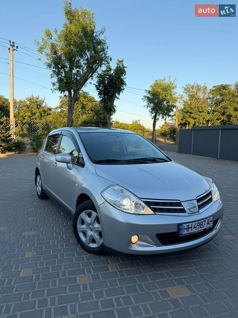 Nissan TIIDA, 2011
