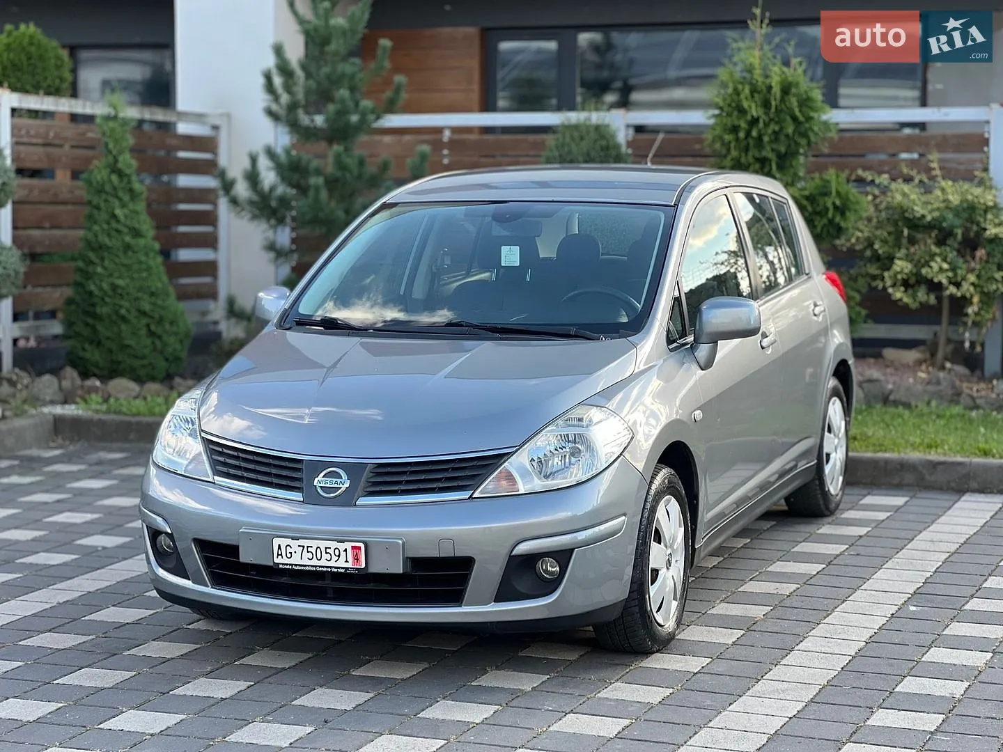 Nissan TIIDA, 2008