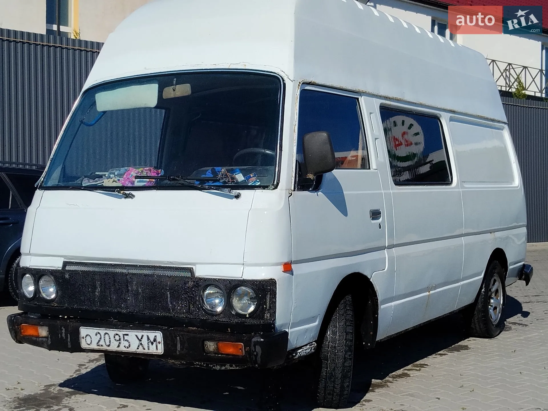 Nissan Urvan, 1995