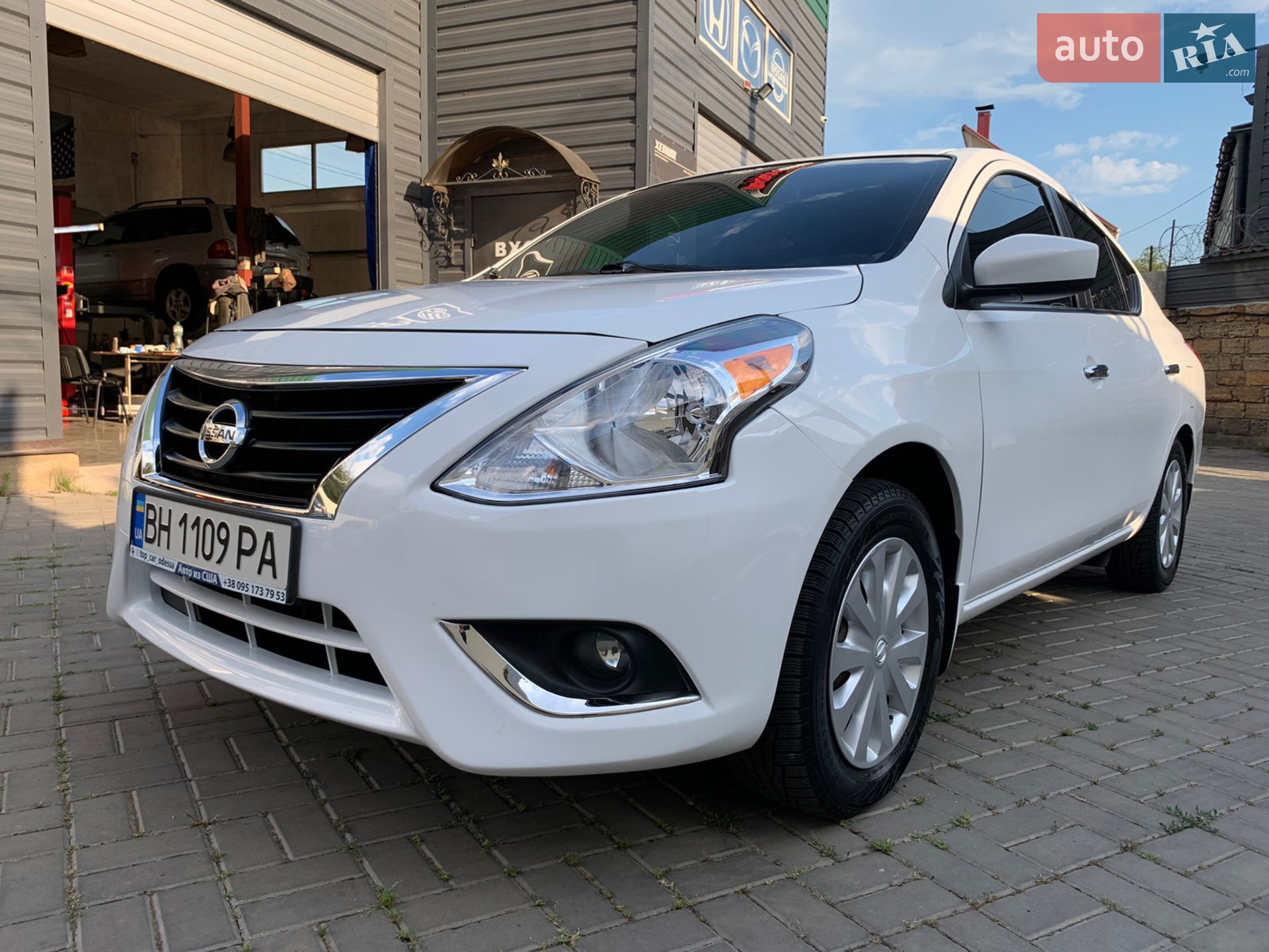 Nissan Versa, 2016