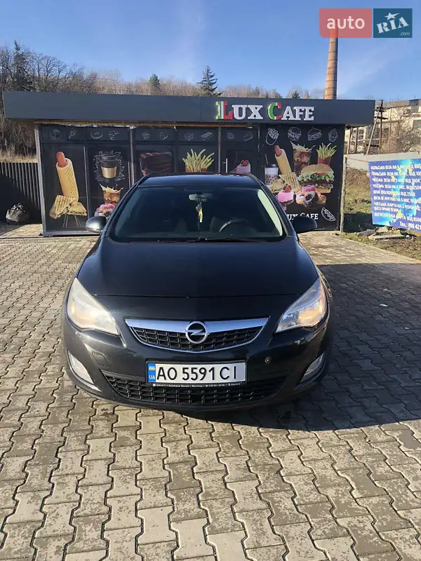 Opel Astra, 2012