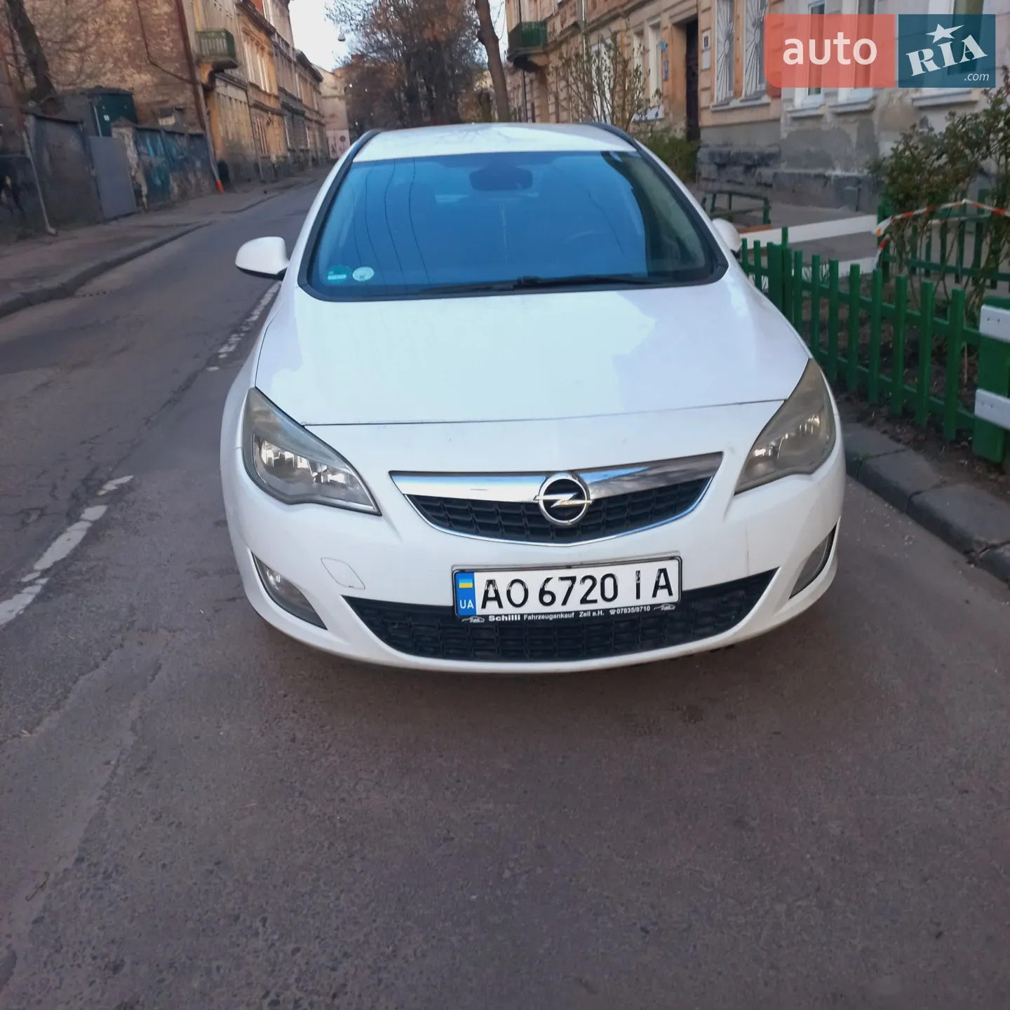 Opel Astra, 2011