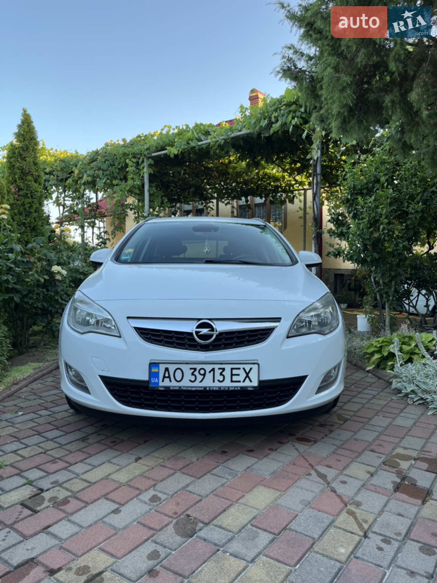 Opel Astra, 2011