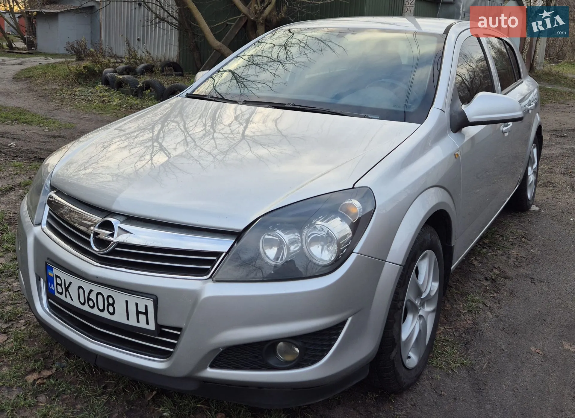 Opel Astra, 2011
