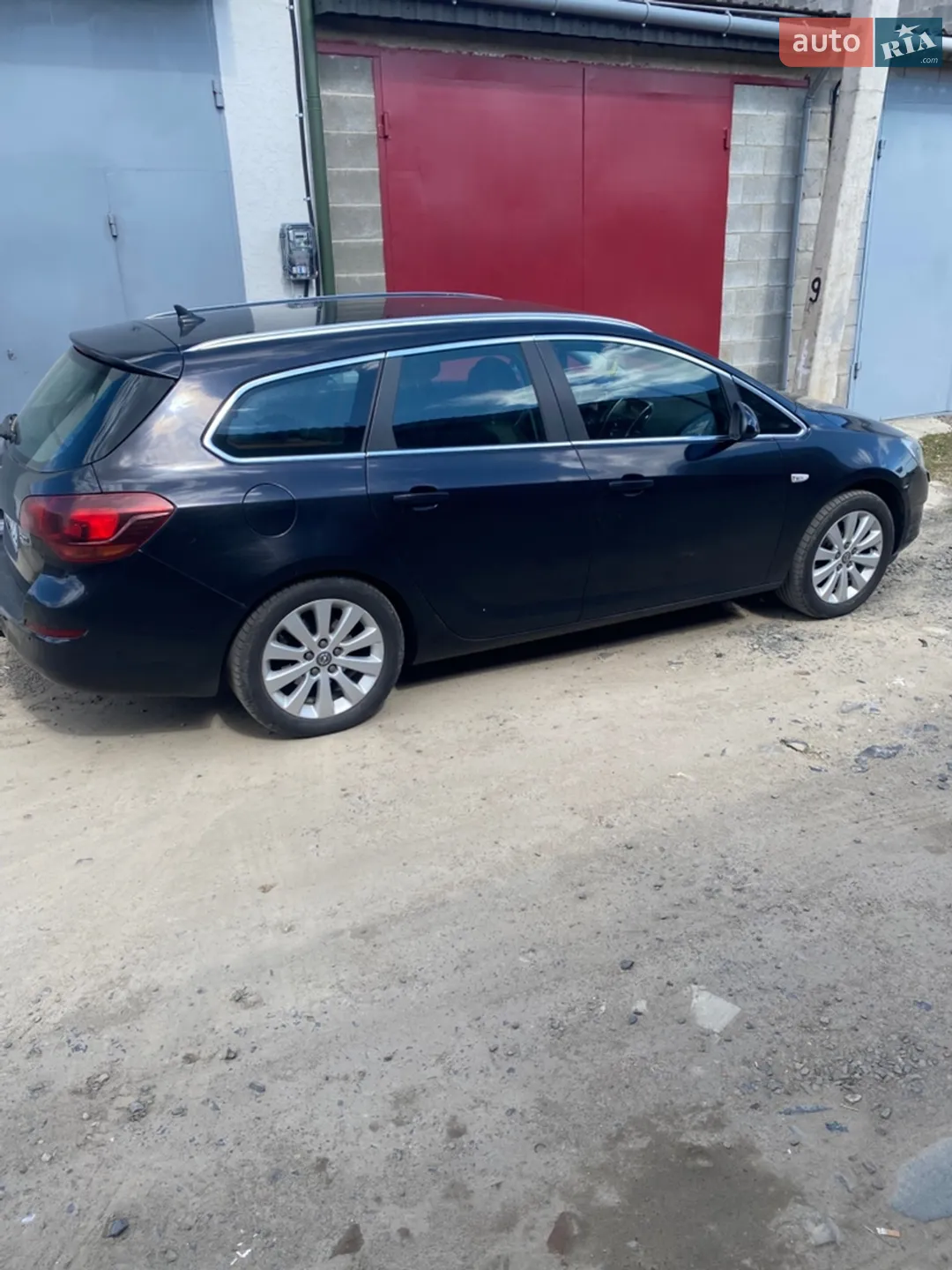 Opel Astra, 2011