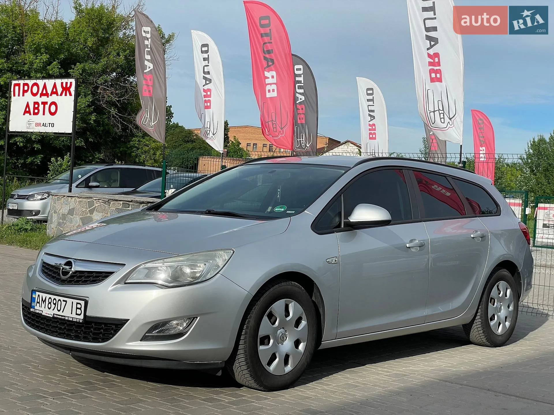 Opel Astra, 2011