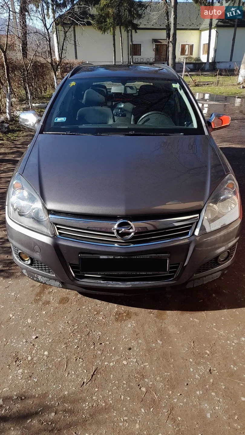 Opel Astra, 2010