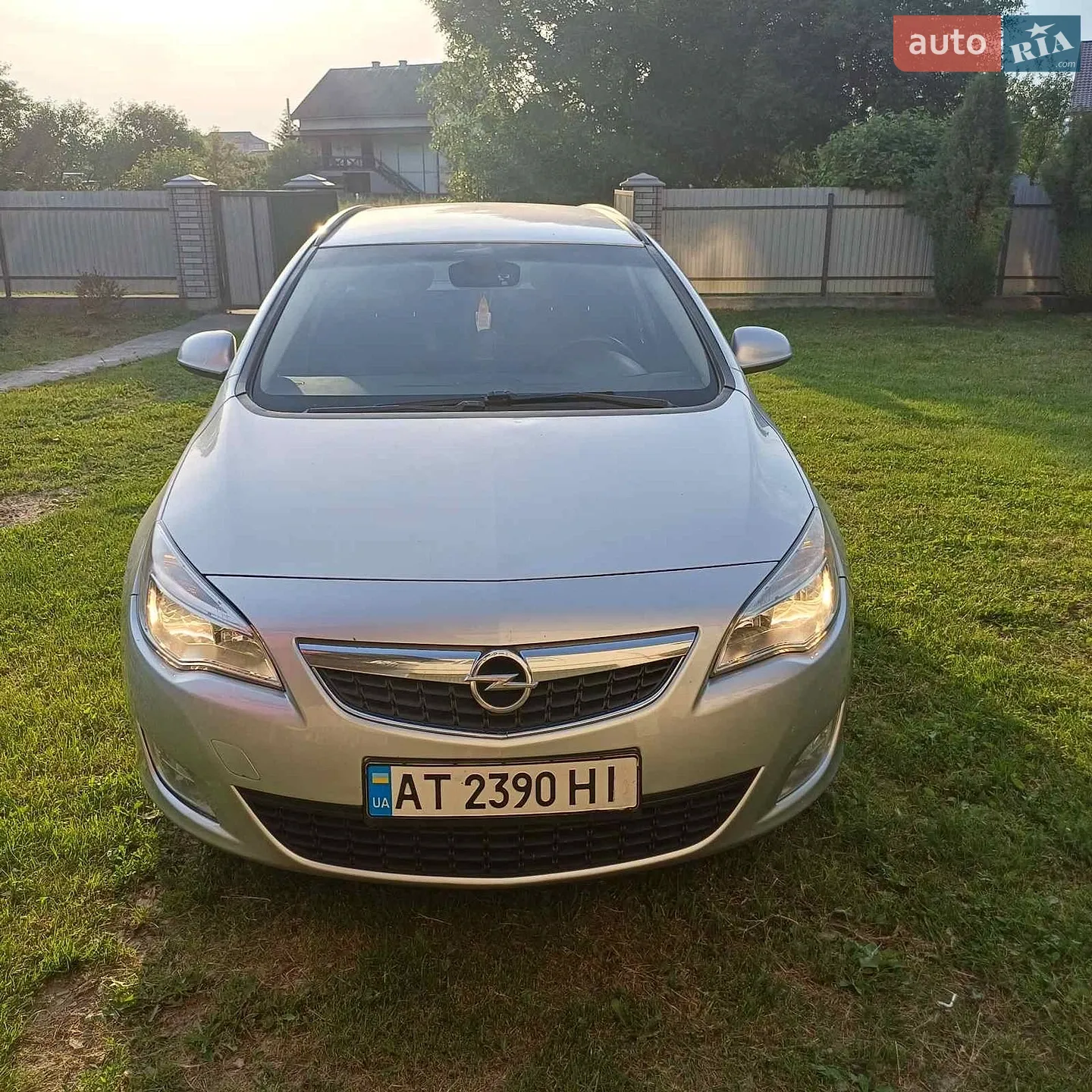Opel Astra, 2011