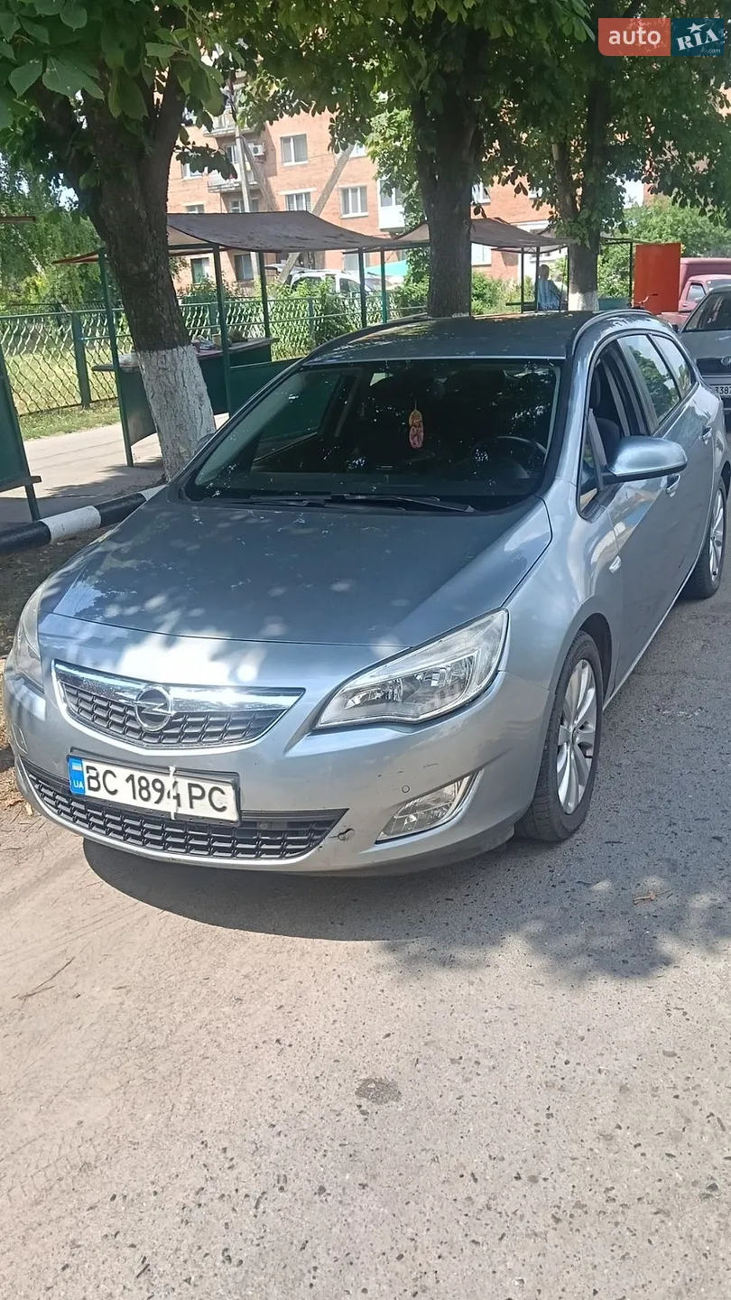 Opel Astra, 2010