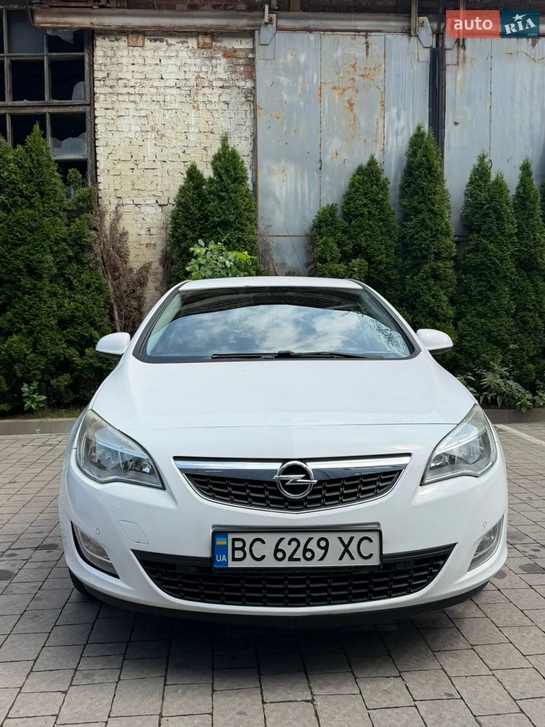 Opel Astra, 2011