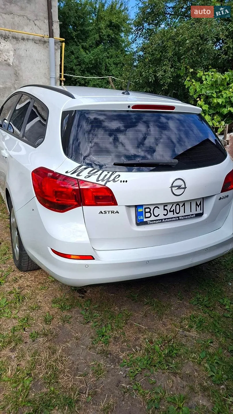 Opel Astra, 2012