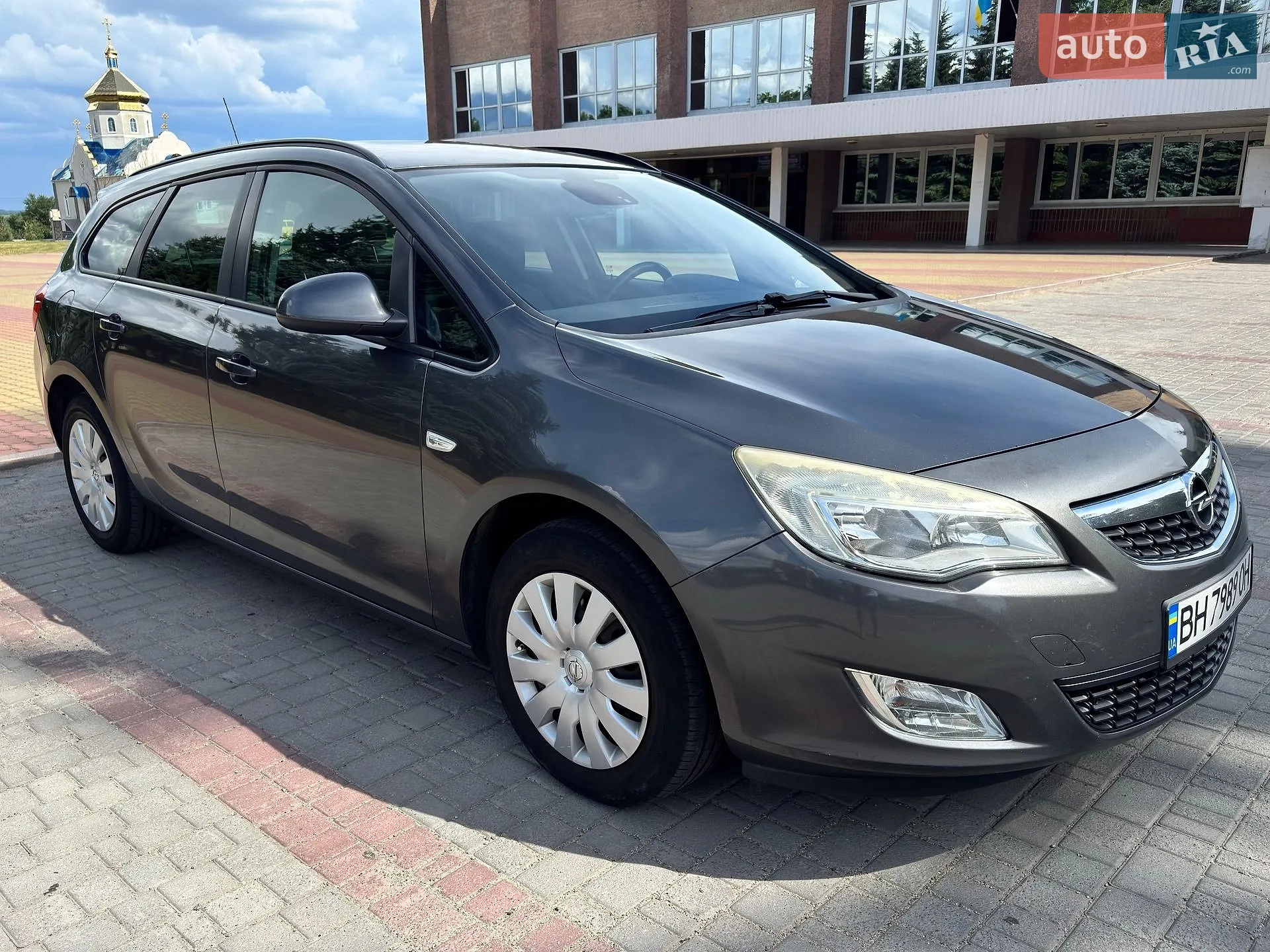 Opel Astra, 2011