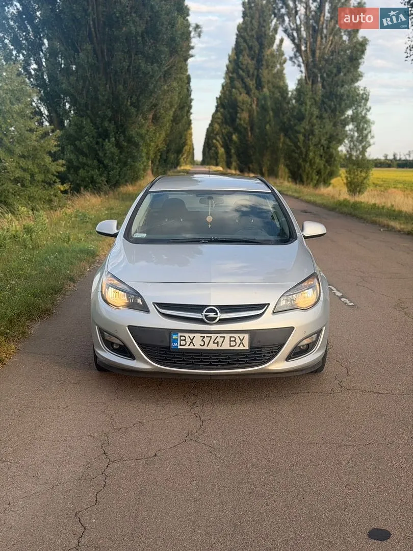 Opel Astra, 2012