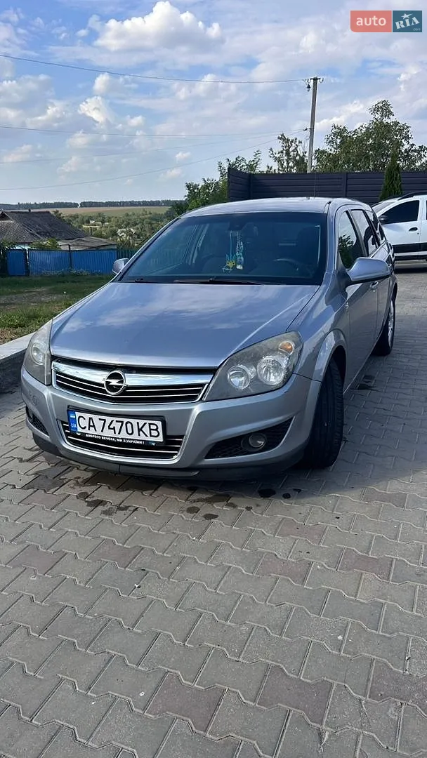 Opel Astra, 2010