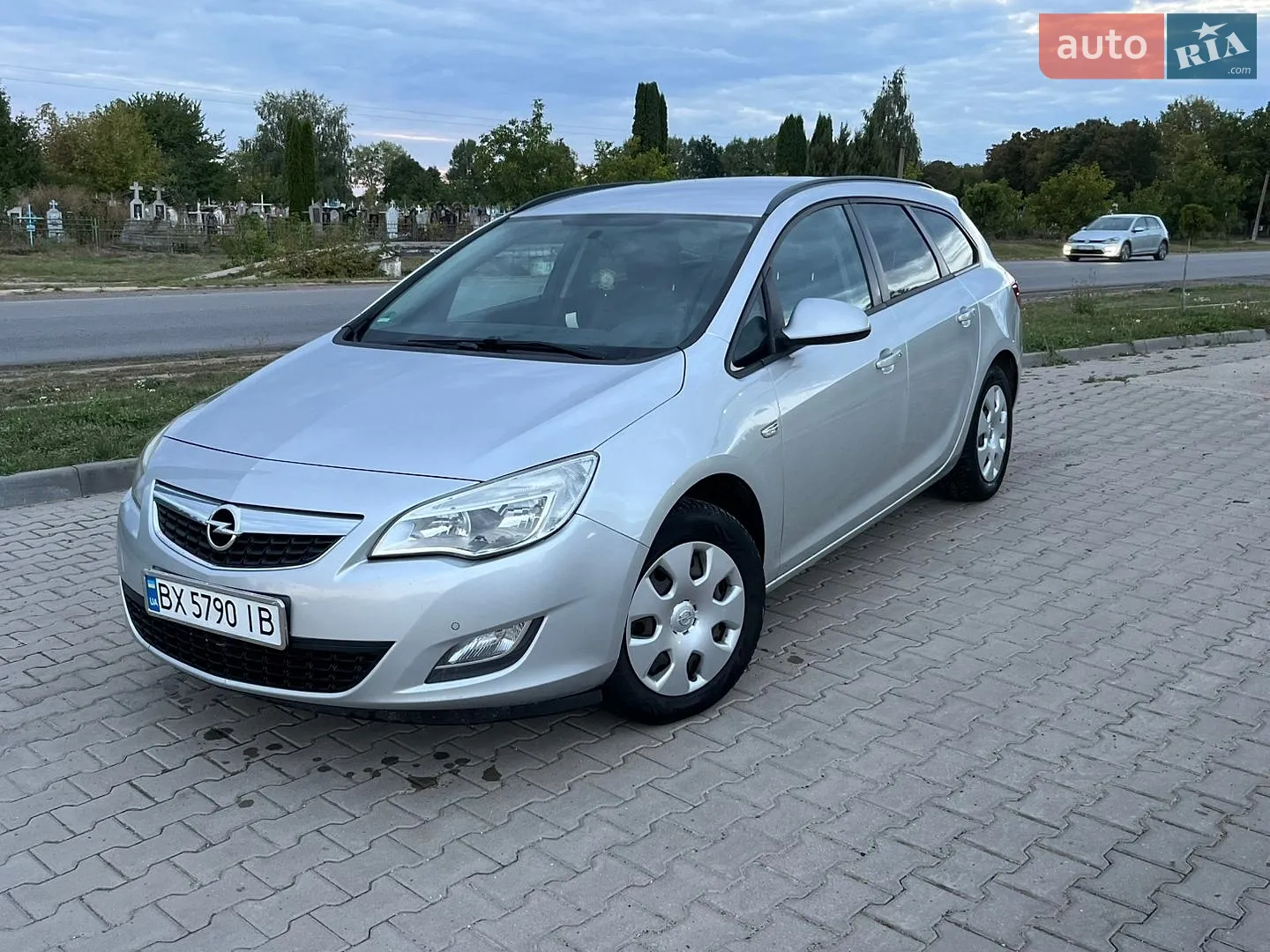 Opel Astra, 2011