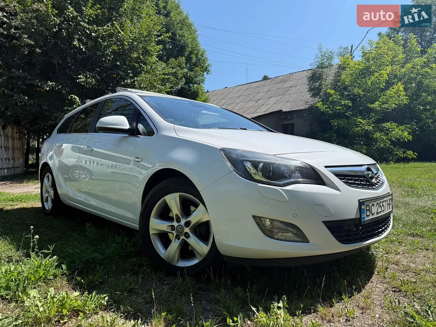 Opel Astra, 2011