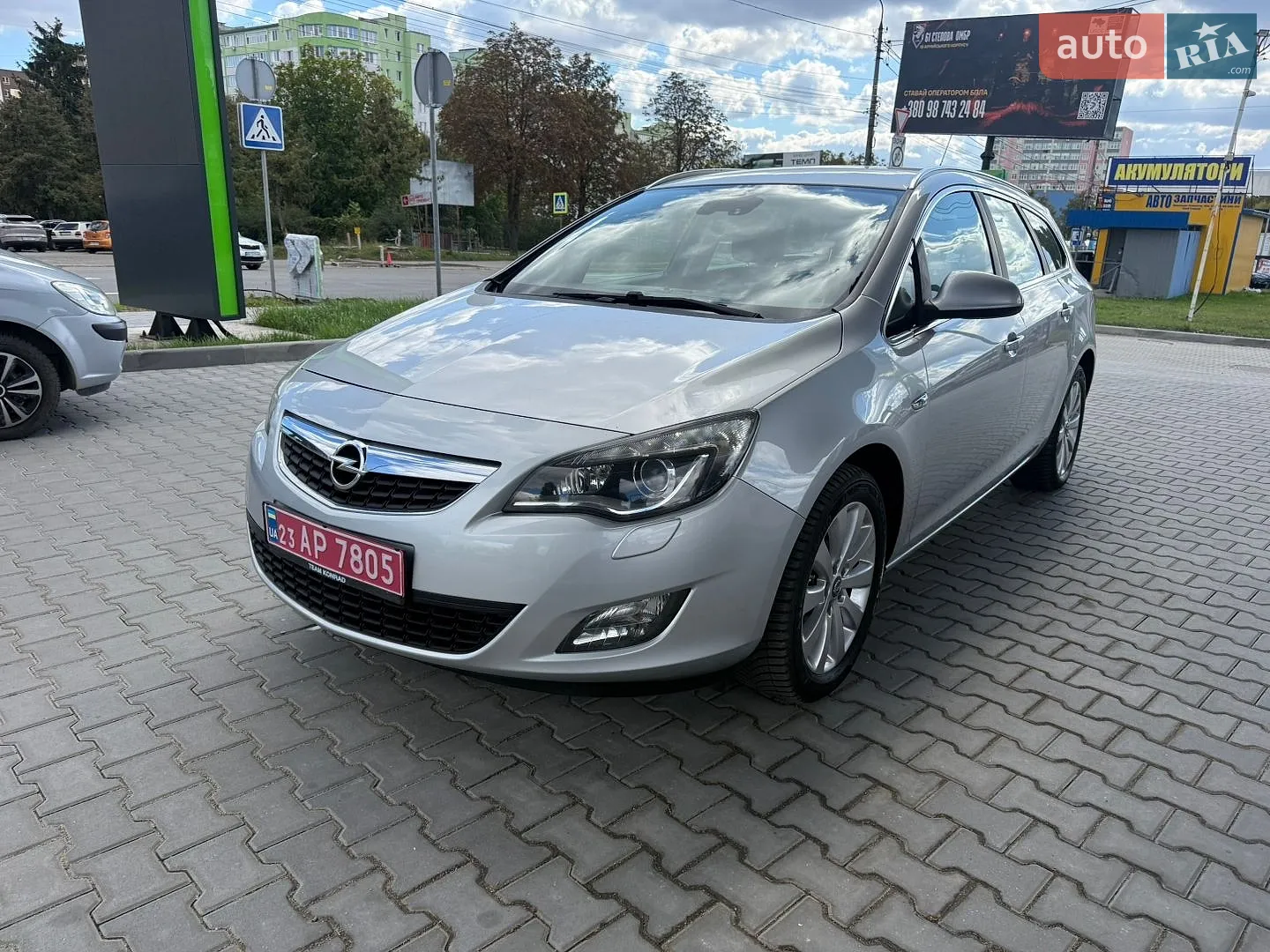 Opel Astra, 2011