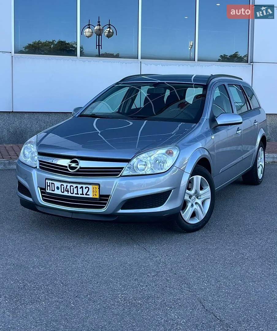 Opel Astra, 2010