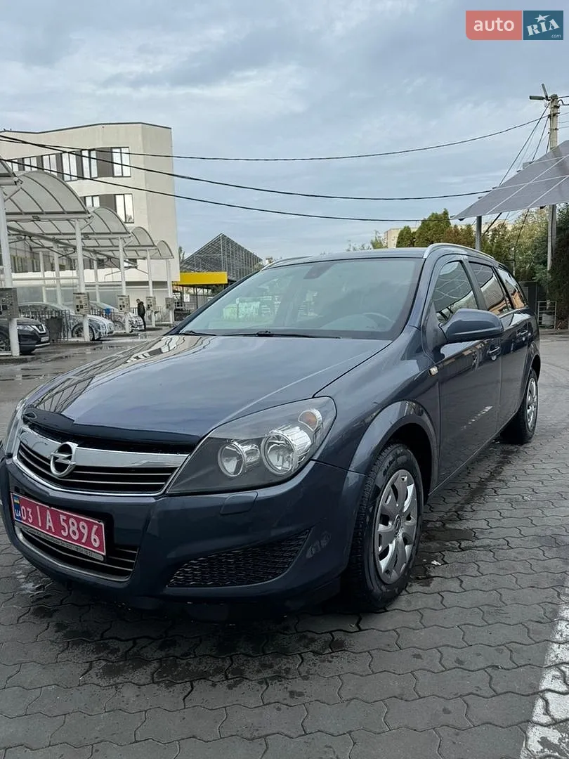 Opel Astra, 2010