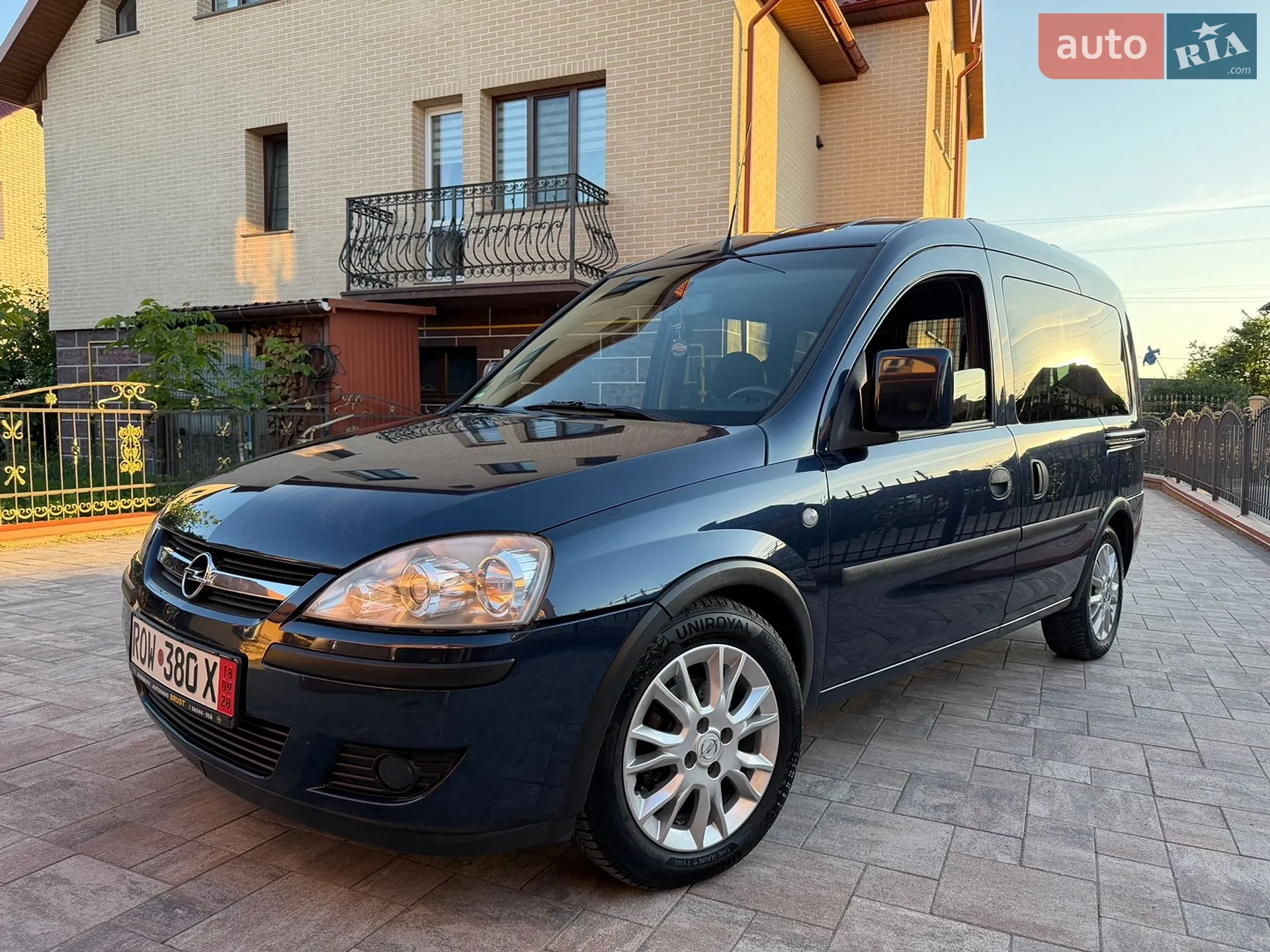 Opel Combo 2010 — 1