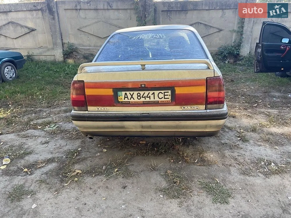 Opel Omega, 1989