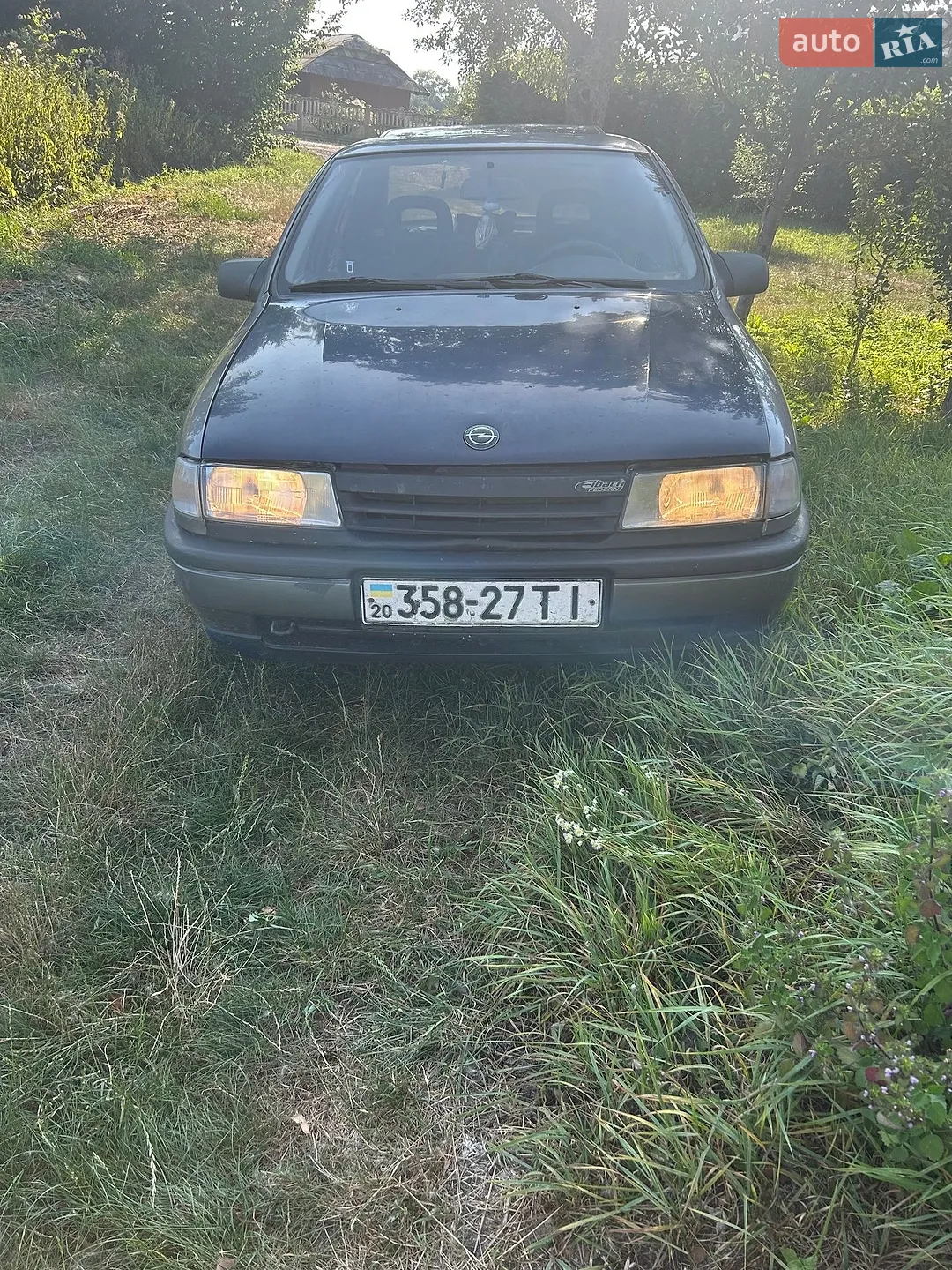 Opel Vectra, 1990