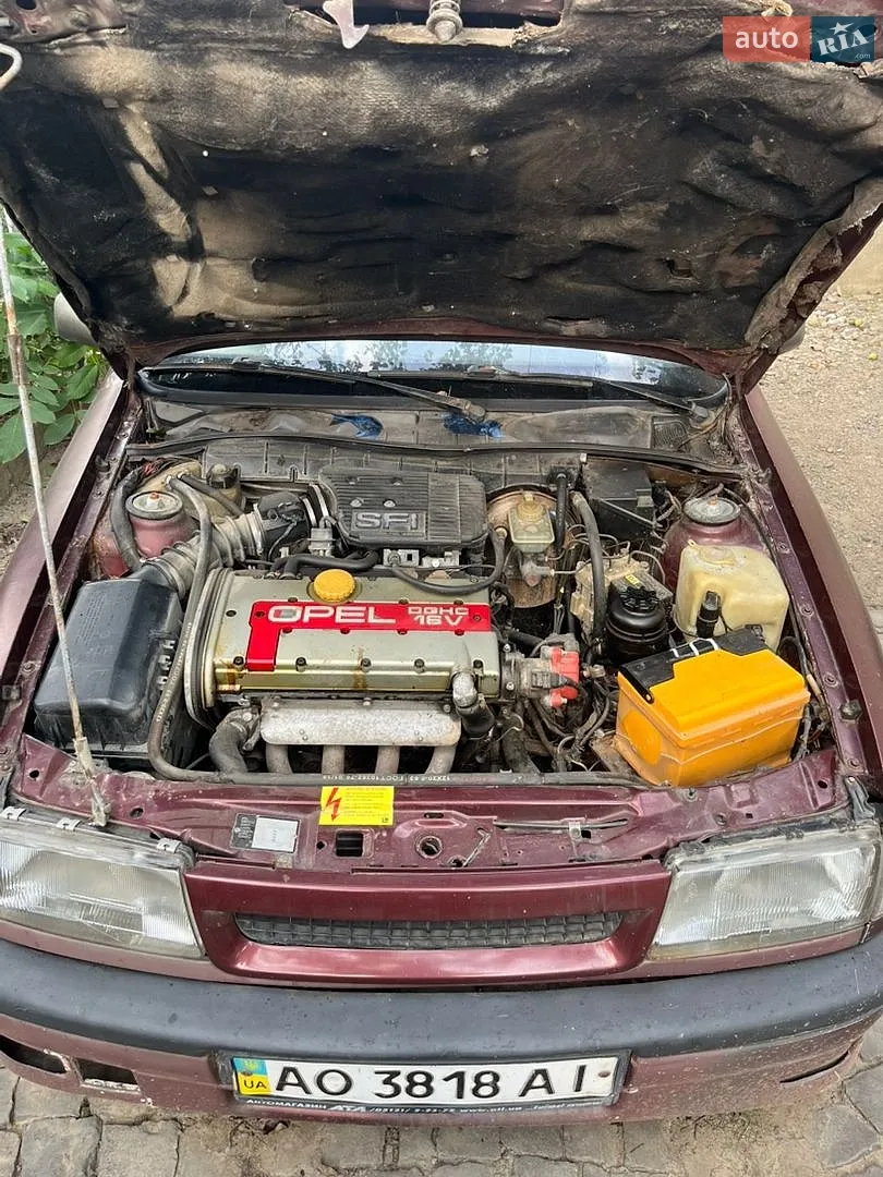 Opel Vectra, 1990