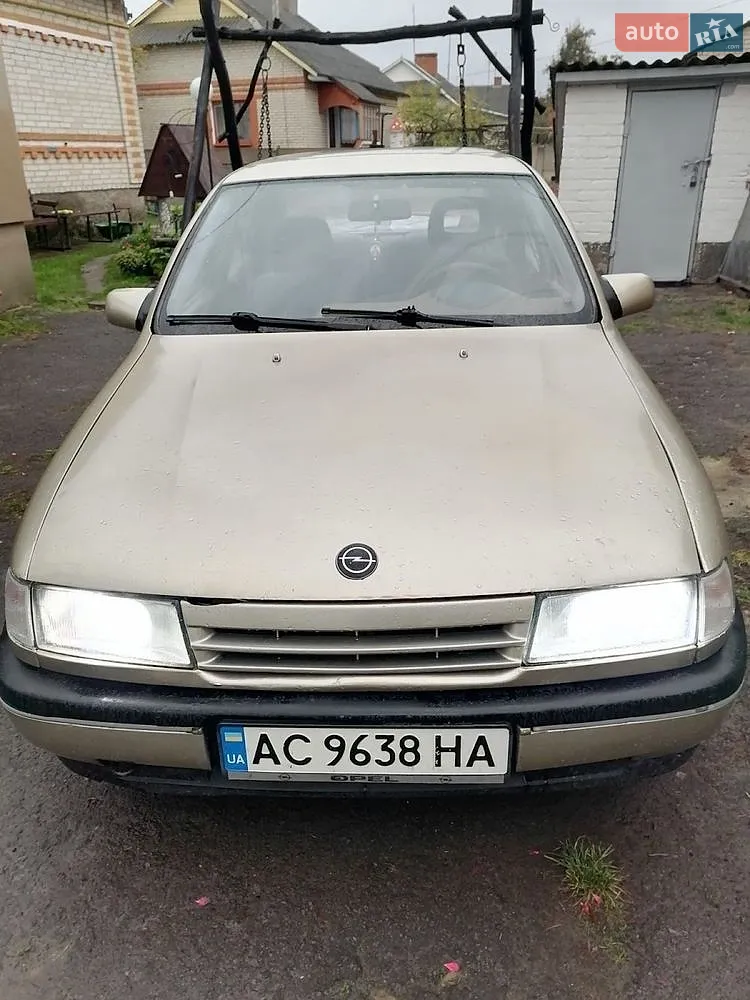 Opel Vectra, 1988